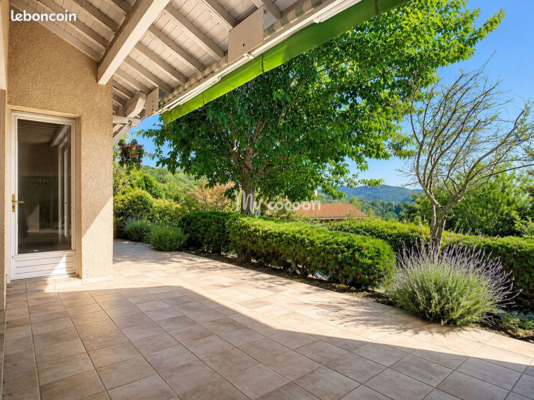 Maison 6 pièces 199 m² · à Ambérieu-en-Bugey · 199 m² · 557 000 €