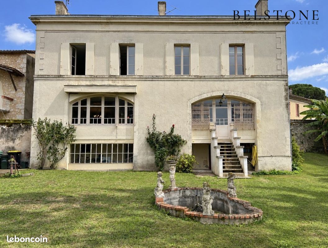 Maison 7 pièces 220 m² · à Gensac · 220 m² · 371 000 €