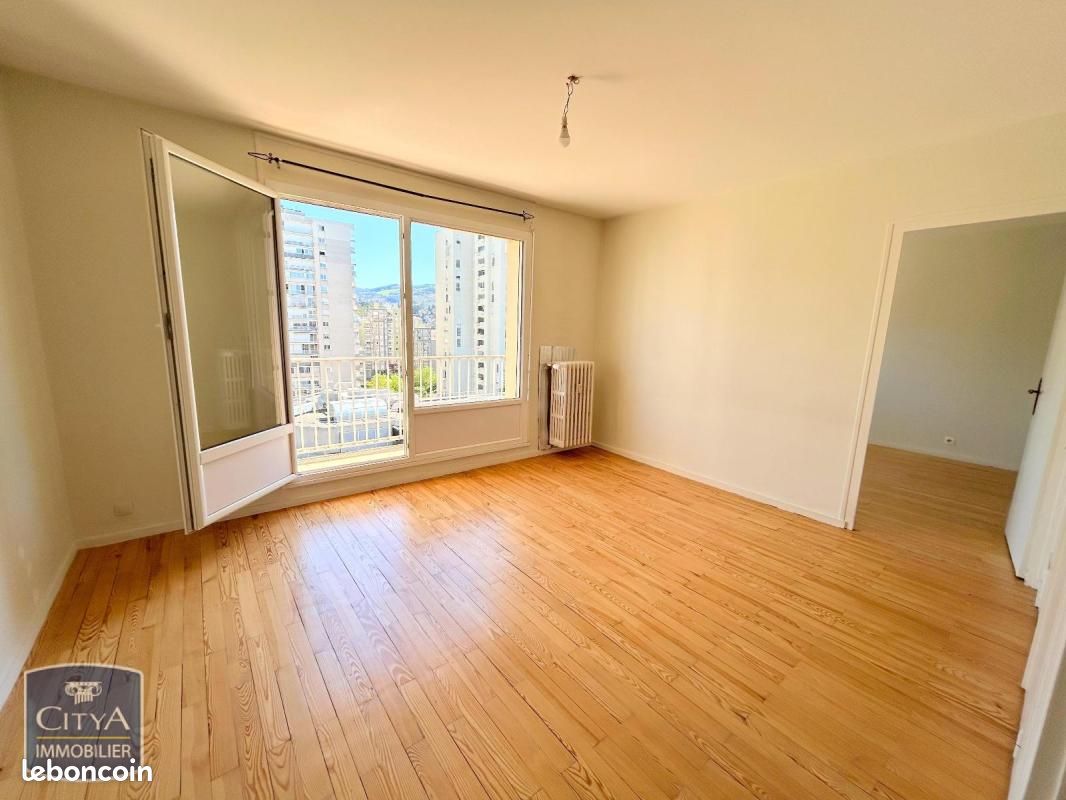 Appartement 3 pièces 61 m² · à Saint-Étienne · 61 m² · 55 000 €