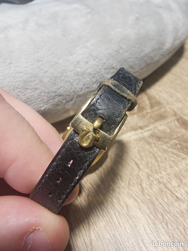 Omega De Ville Quartz vintage or 18k 750 boîtier coussin fonctionnelle (image 5)