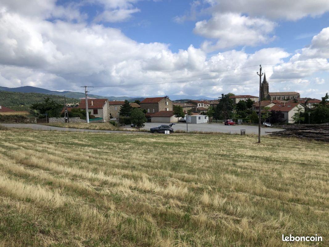 Terrain 1550 m² · à Préaux · 1 550 m² · 77 000 €