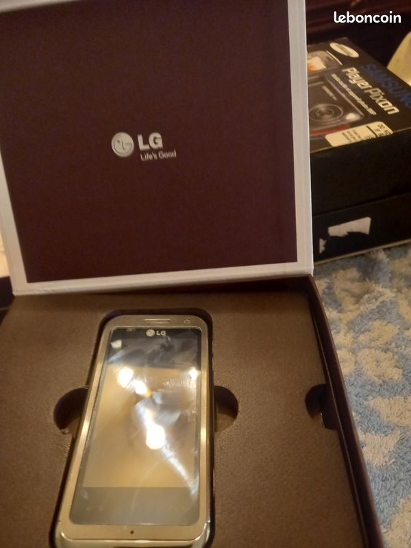 Vend téléphone portable de marque LG arène km900 (image 2)