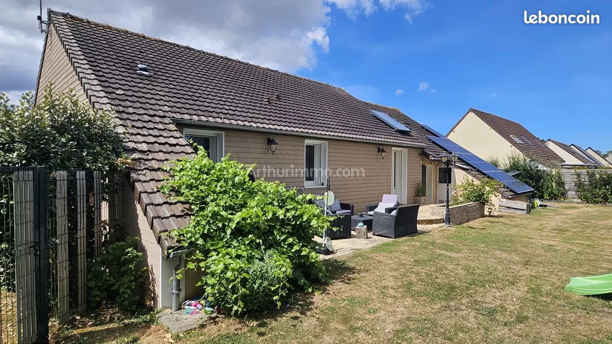 Maison 8 pièces 139 m² · à Émiéville · 139 m² · 357 000 €