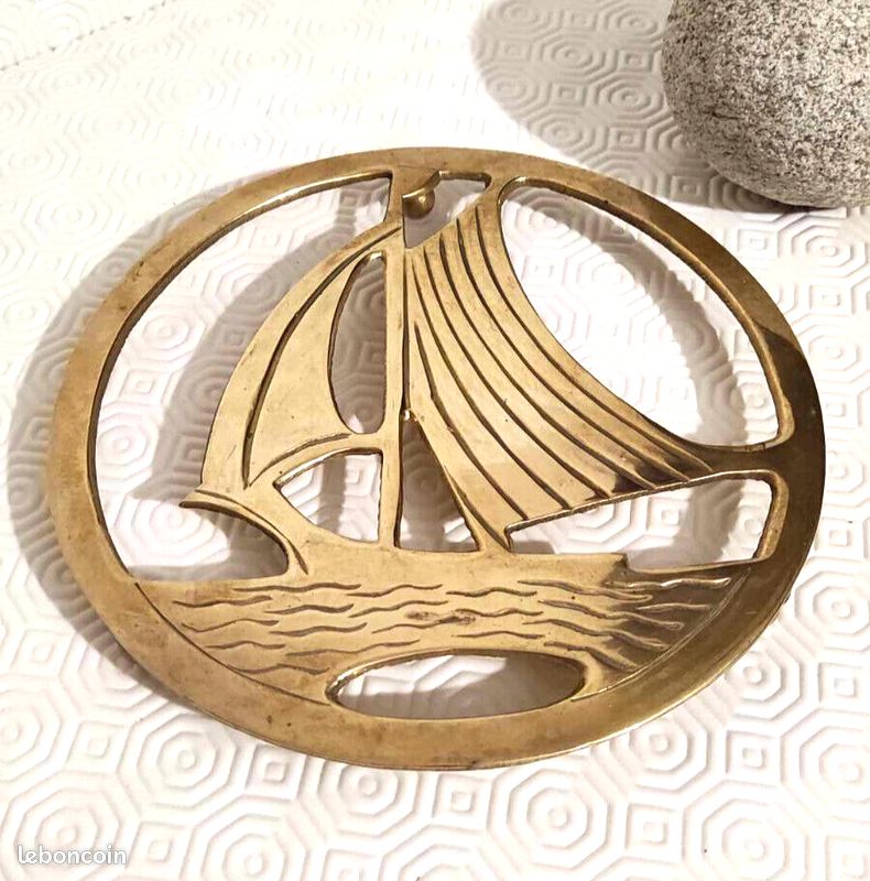 Dessous de plat laiton ancien - Arts de la table