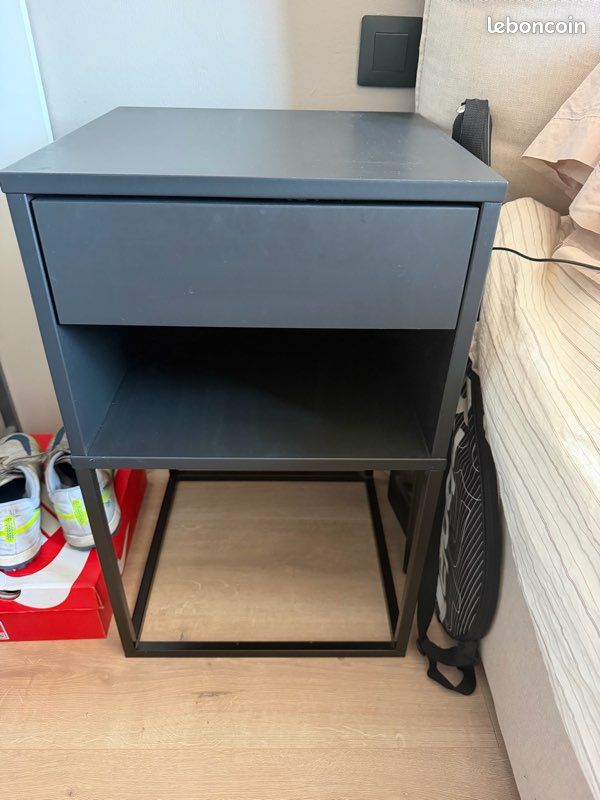 Table de chevet noir IKEA Vikhammer (image 2)