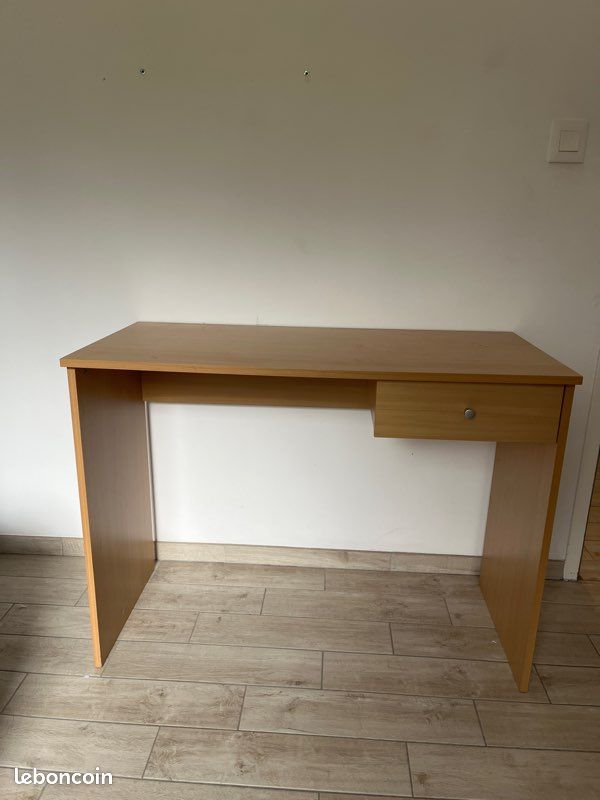 Bureau (image 1)