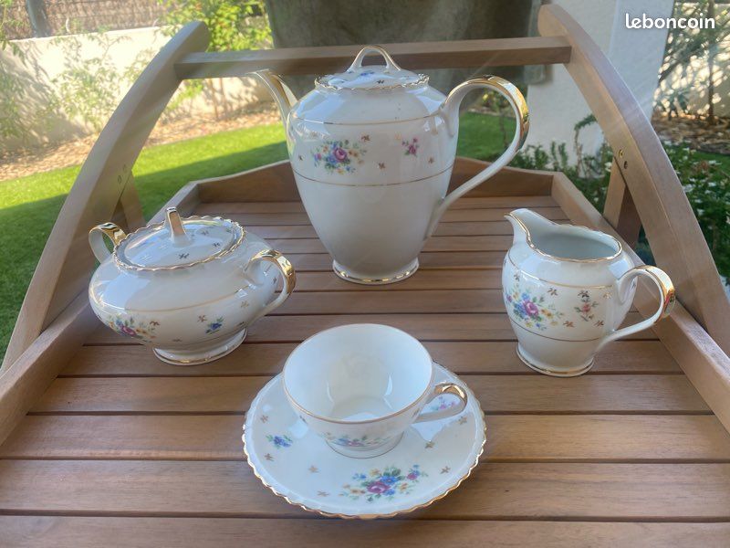 Service à café en porcelaine (image 1)