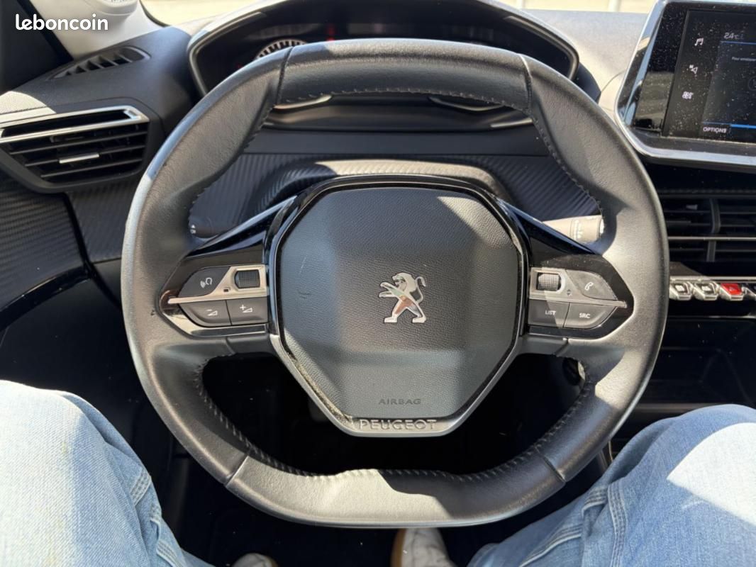 Peugeot 208 1.5 BlueHDi 100ch Style (image 12)