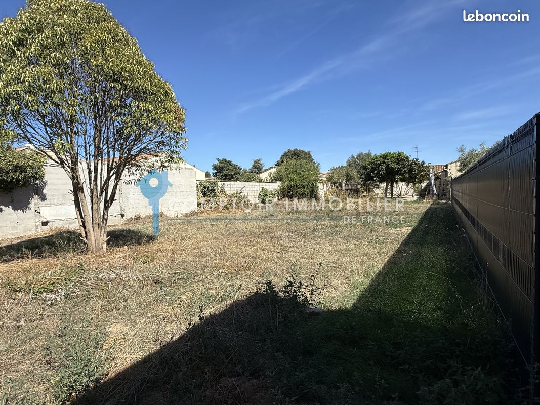 Terrain 469 m² · à Uchaud · 469 m² · 144 000 €