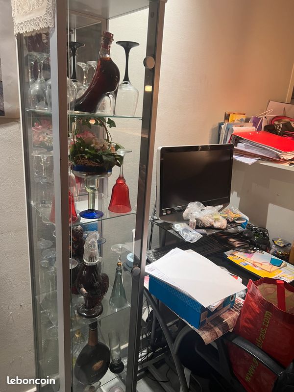 Vendre deux meubles en vitres gris (image 4)