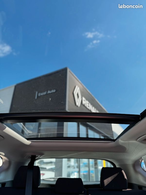 HYUNDAI - TUCSON 1.7 CRDi 141 2WD DCT-7 Edition Lounge (image 8)