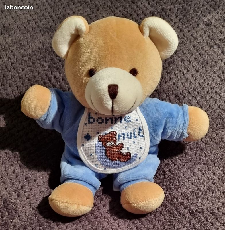BAISSE DE PRIX Doudou ourson bleu NEUF (CADEAU NOËL bébé Peluche toute douce de 22cm)/ DMC /Bavoir brodé maison (image 1)