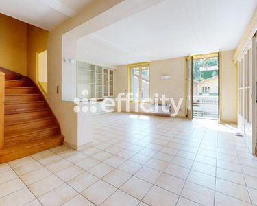 Maison 700 000 € - 333 m²