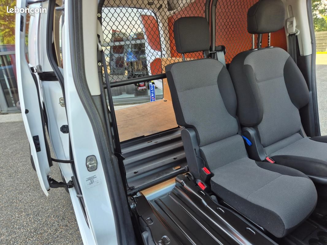 Peugeot Partner FOURGON STANDARD 1.6 BLUEHDI 100 S&S BVM5 PREMIUM (image 35)