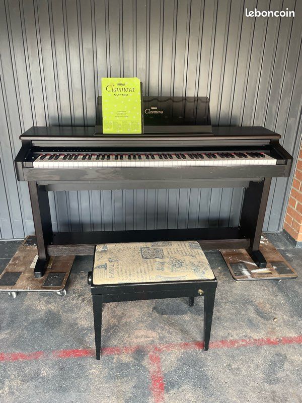 Piano Yamaha Clavinova CLP 123 - Instruments de musique