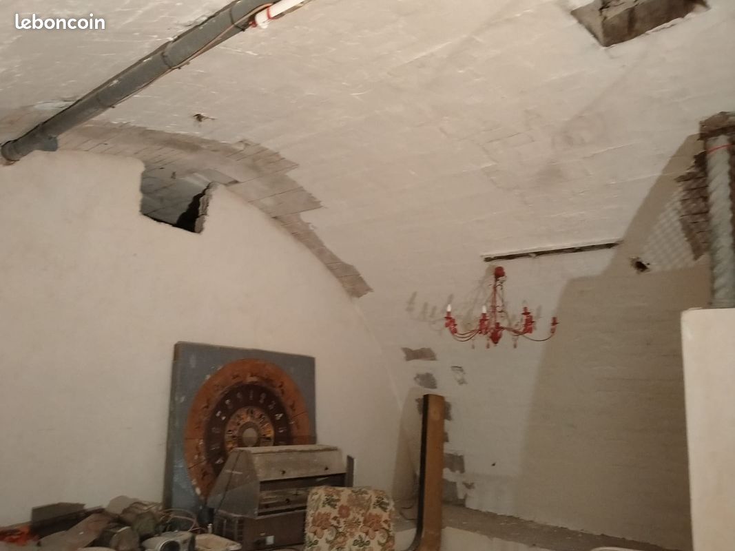 Local commercial 1 pièce 180 m² · à Auxerre · 180 m² · 82 500 €