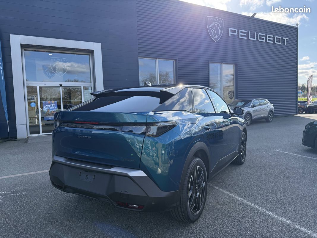 PEUGEOT 3008 Hybrid 145 e-DCS6 GT (image 4)