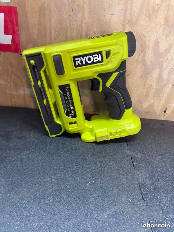 Agrafeuse Ryobi One + 18 V (image 1)
