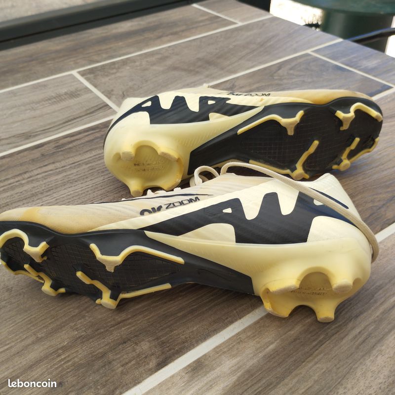 Chaussures foot Nike (image 4)