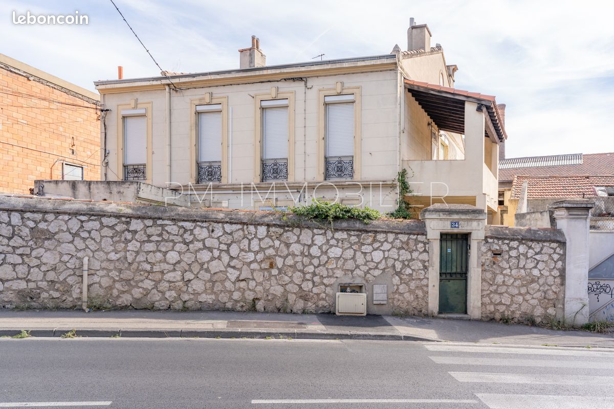 Maison 15 pièces 200 m² · à Marseille · 200 m² · 250 000 €