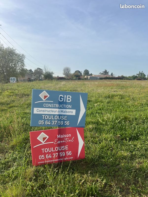 Terrain à bâtir de 700 m² à VACQUIERS (31) · 98 000 €
