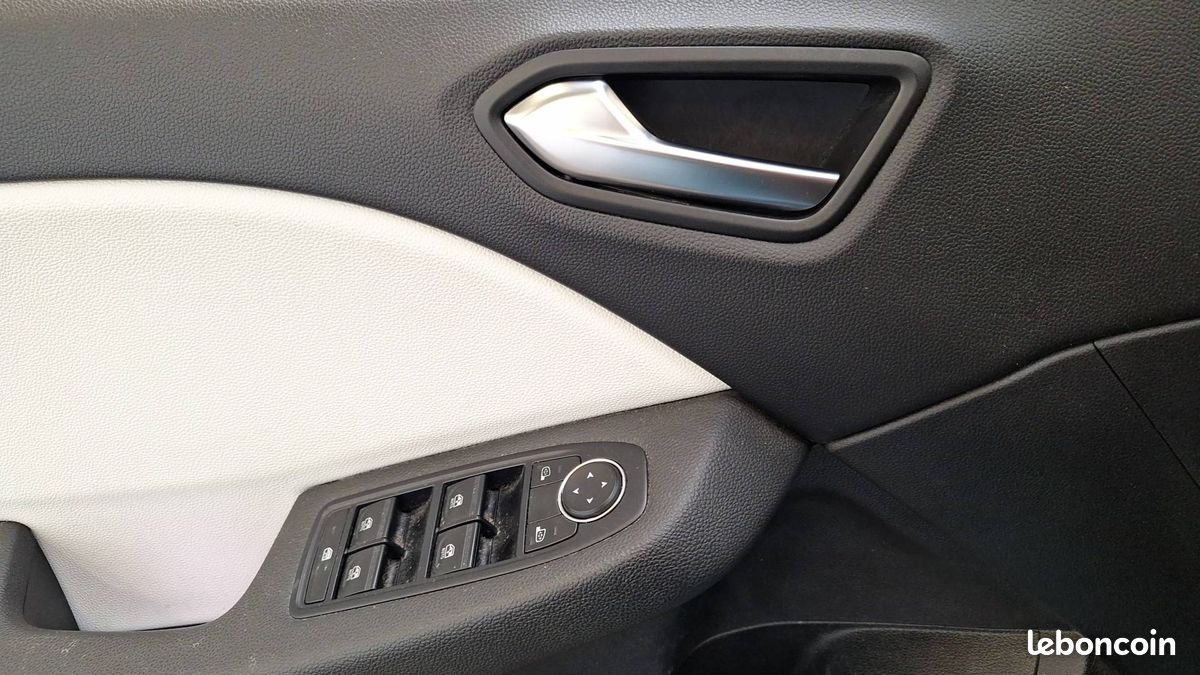 Renault clio e tech 140 21n intens (image 17)