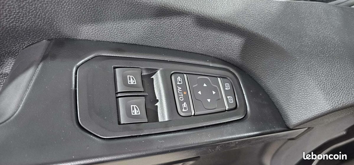 Renault Trafic CABINE APPROFONDIE CA L1H1 BLUE DCI 170 BVA9 RED EDITION EXCLUSIVE (image 31)