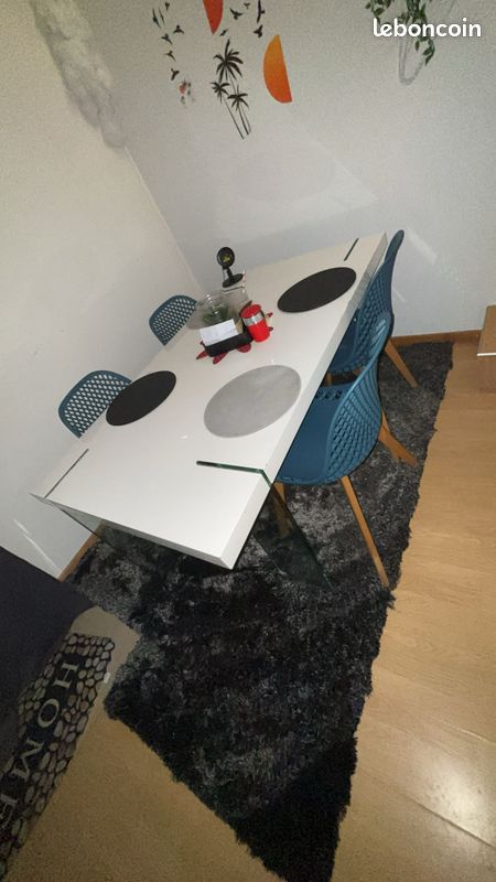 Table (image 1)