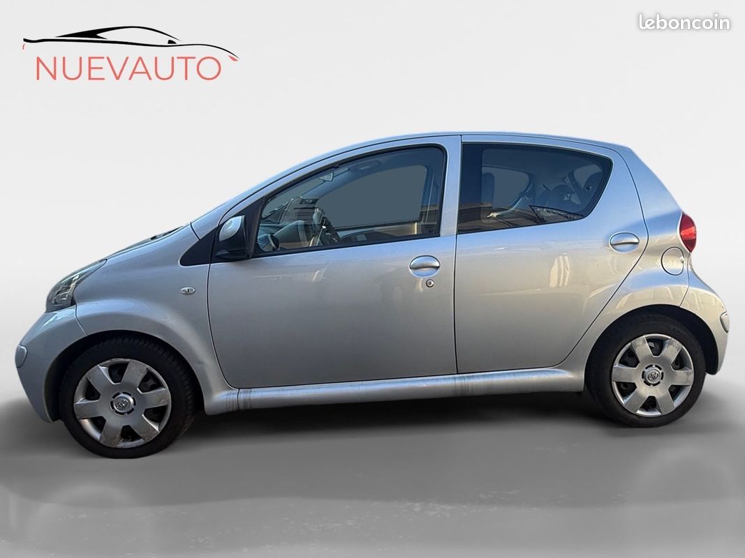 TOYOTA AYGO 1.0i (image 2)