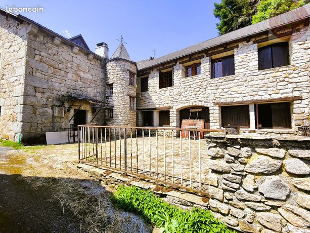 Maison 9 pièces 355 m²