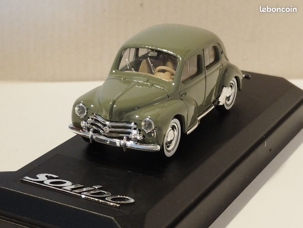Modèle Réduit Renault 4CV 1954 Vert D'eau Solido échelle 1/43 - Neuf