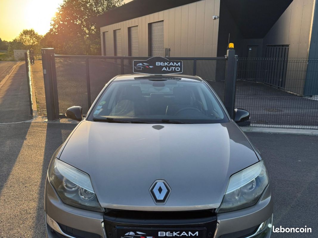 RENAULT LAGUNA 2.0 dCi 150 Bose Edition (image 2)