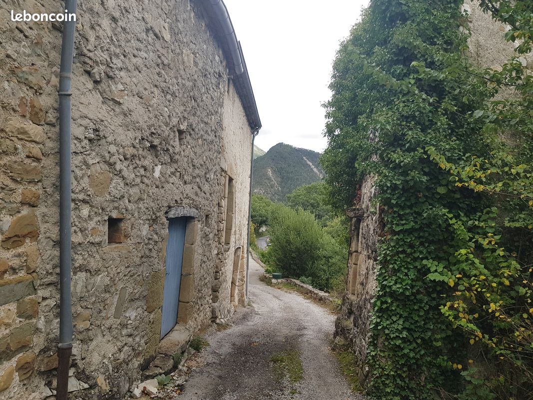 Maison 1 pièce 100 m² · à La Charce · 100 m² · 52 000 €