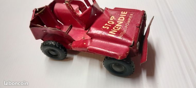 Jeep De Pompier En Métal Avec Remorque - Jouet Français Vintage - Occasion, Bon état Général