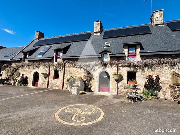 Propriété 10 pièces 242 m²