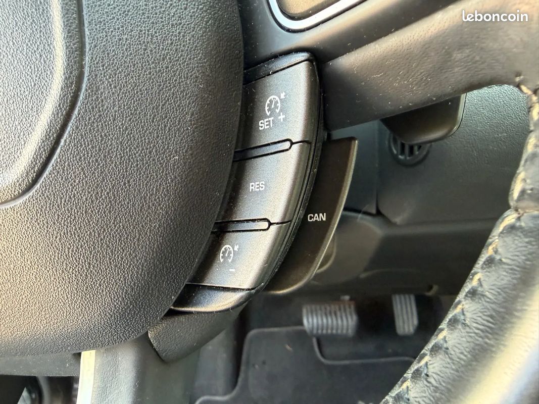 Range Rover Evoque 2.0 TD4 150ch - 2019 - 57 500 km - Caméra de recul - Faible kilométrage (image 12)