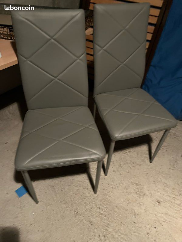 Lot de deux chaises (image 2)