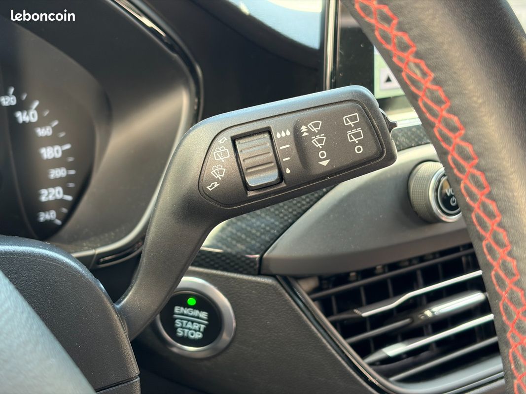 FORD FOCUS SW 2.0 EcoBlue 150 CV SS BVA8 ST Line + CARPLAY + CAMÉRA DE RECUL + RADARS AV/AR + KEYLESS GO + ATH (image 18)