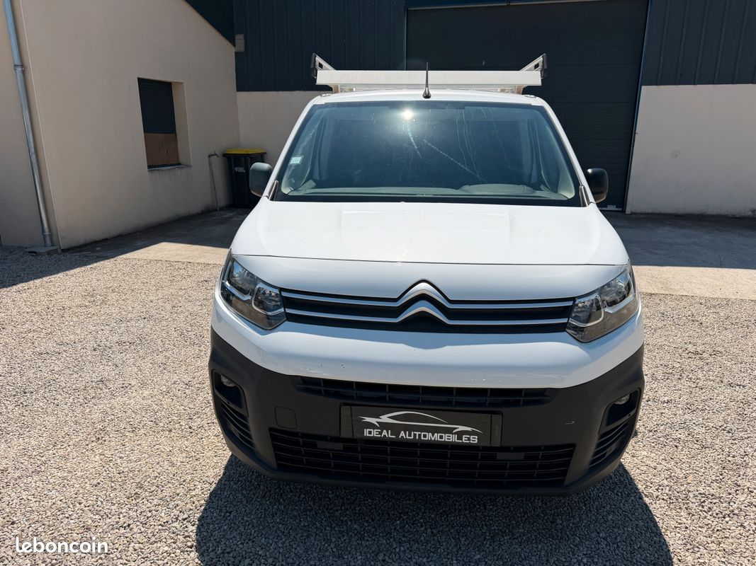 Citroen berlingo 1.6 bluehdi 100 ch club taille m 1ere main galerie (image 14)