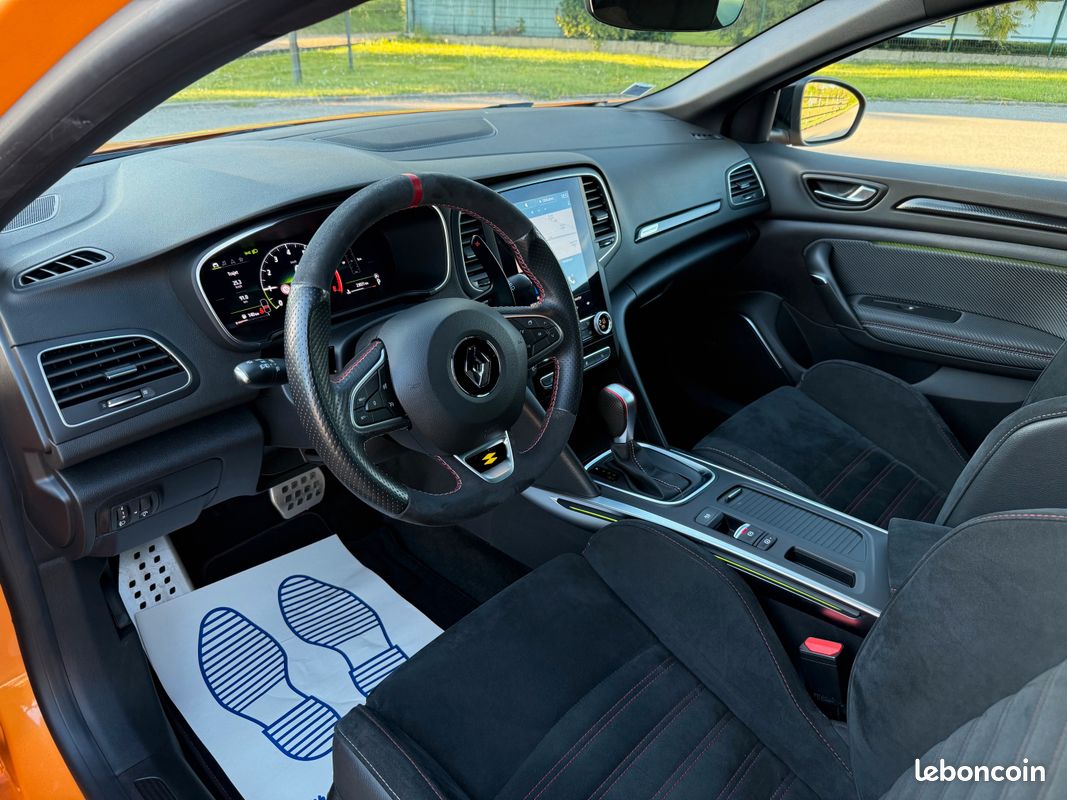 RENAULT MEGANE IV BERLINE TCe 300 EDC R.S. Trophy (image 11)