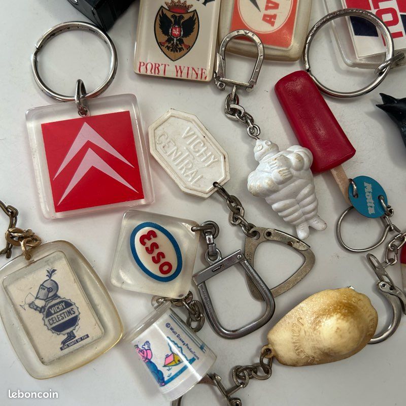 Porte cles vintage tres bon etat d'occasion - Collection