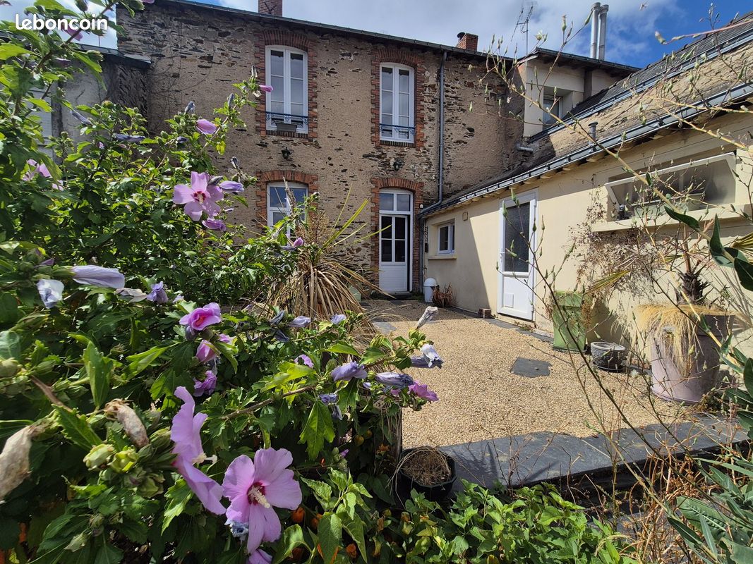 Maison 5 pièces 247 m² · à Candé · 247 m² · 346 500 €