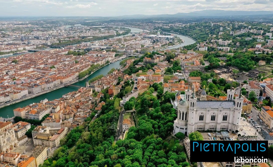 Terrain 826 m² · à Lyon · 826 m² · 1 300 000 €