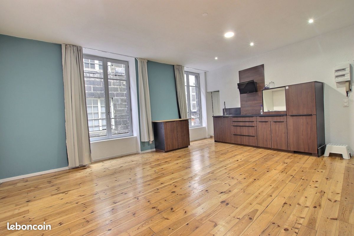 Appartement 1 pièce 44 m² · à Clermont-Ferrand · 44 m² · 590 €