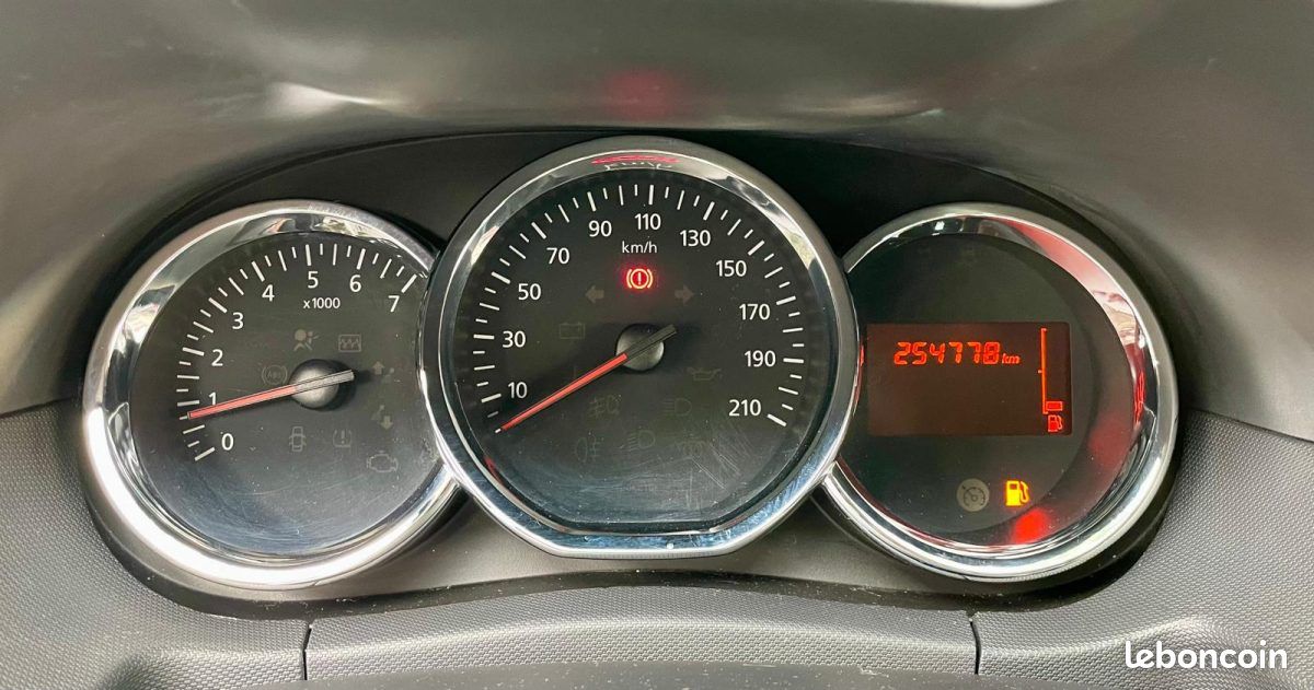 DACIA DUSTER 1.5 dCi 110 4X2 PRESTIGE *1ère MAIN (image 17)