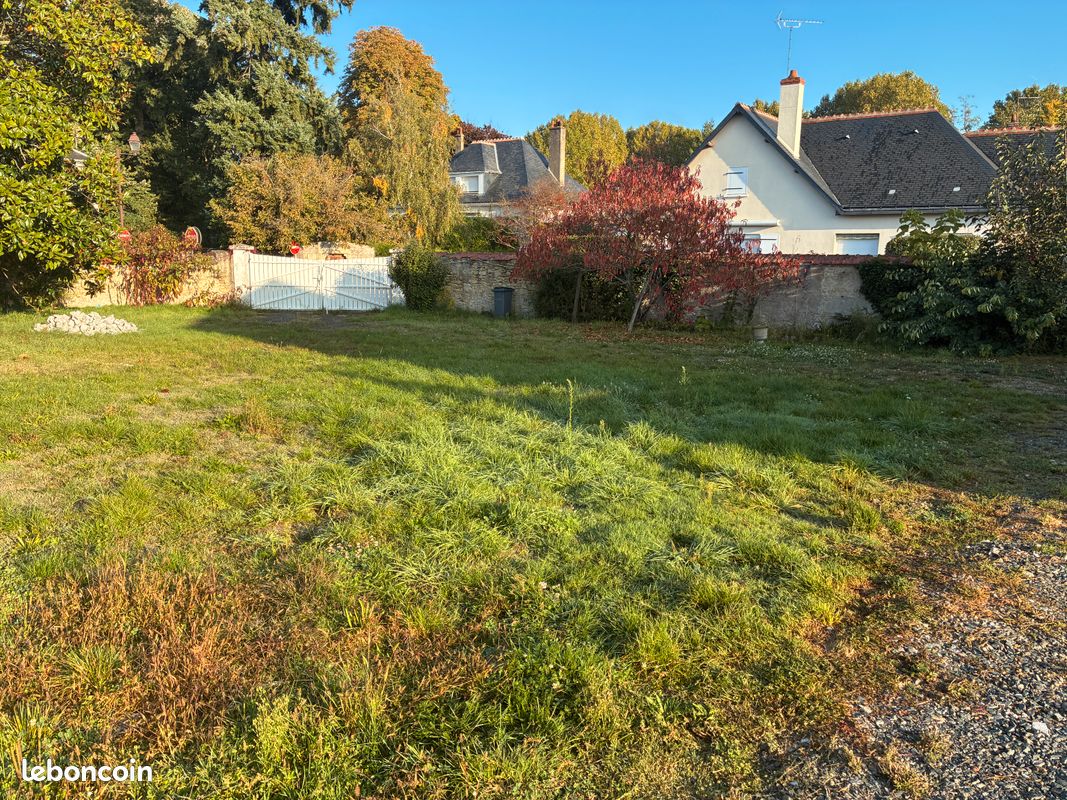 Terrain à vendre Bléré centre · 120 000 €
