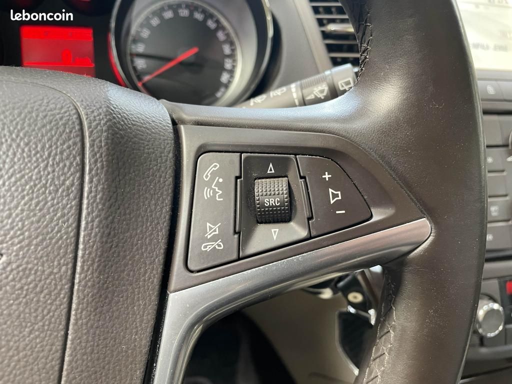 OPEL INSIGNIA 2.0 CDTI 160 COSMO - Sieges électriques / Radars / Bluetooth (image 24)