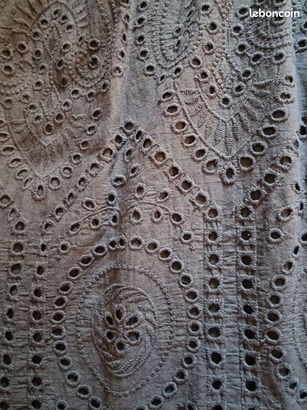 Robe bleue marine en broderies j'ai la même en blanche également taille unique (image 6)