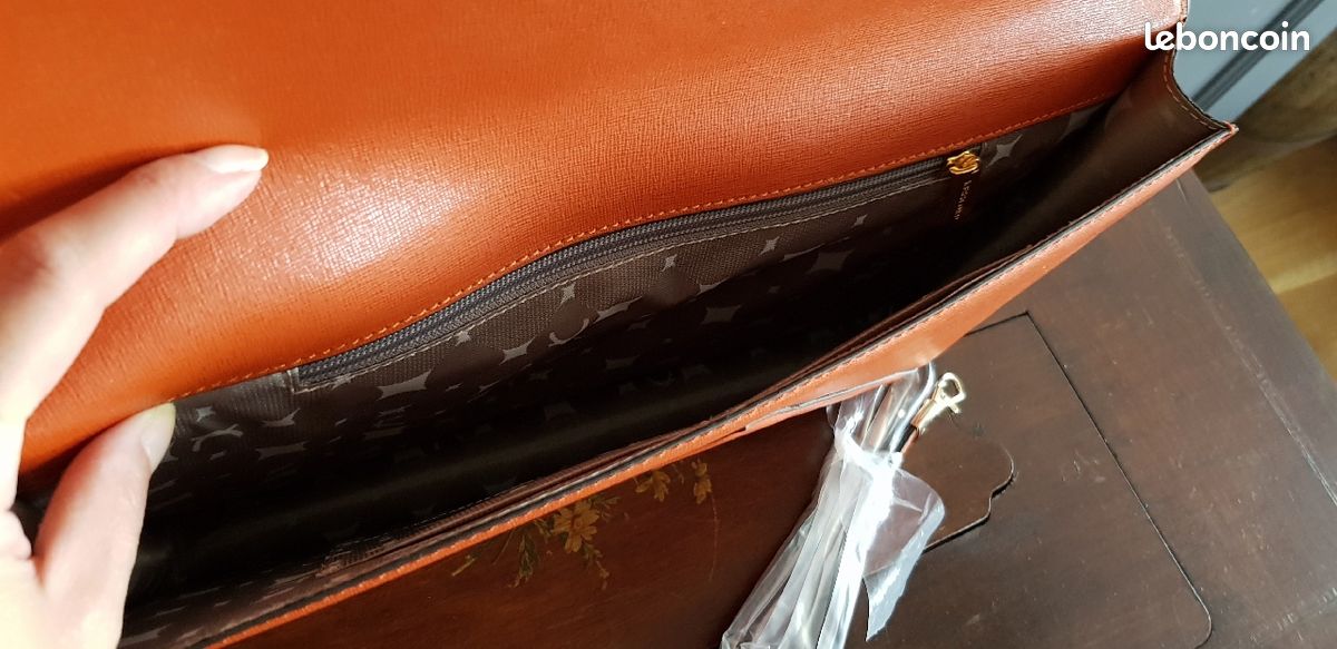 Kesslord grand sac pochette en cuir saffiano orange Neuf (image 10)