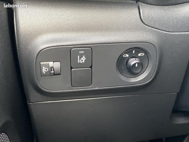 Citroen C3 1.2 PureTech 83ch S&S YOU (image 8)